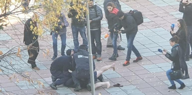 Брутален побой над лекари